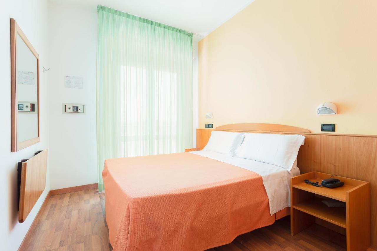 Little Hotel Cesenatico Exterior photo